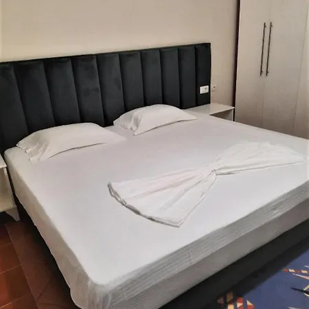 Otel Luander Tiran