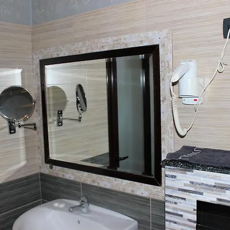 Luander Hotel *